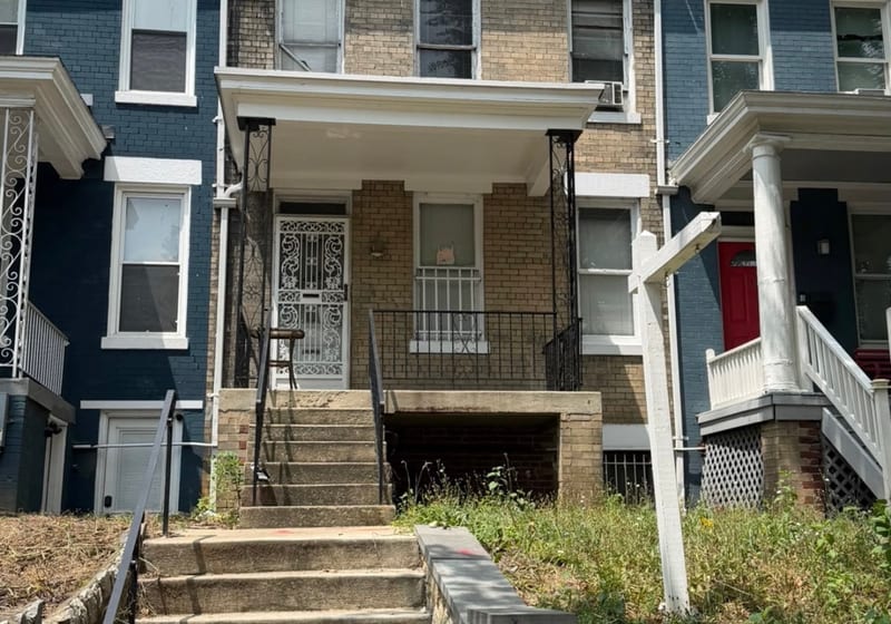 Columbia rd before